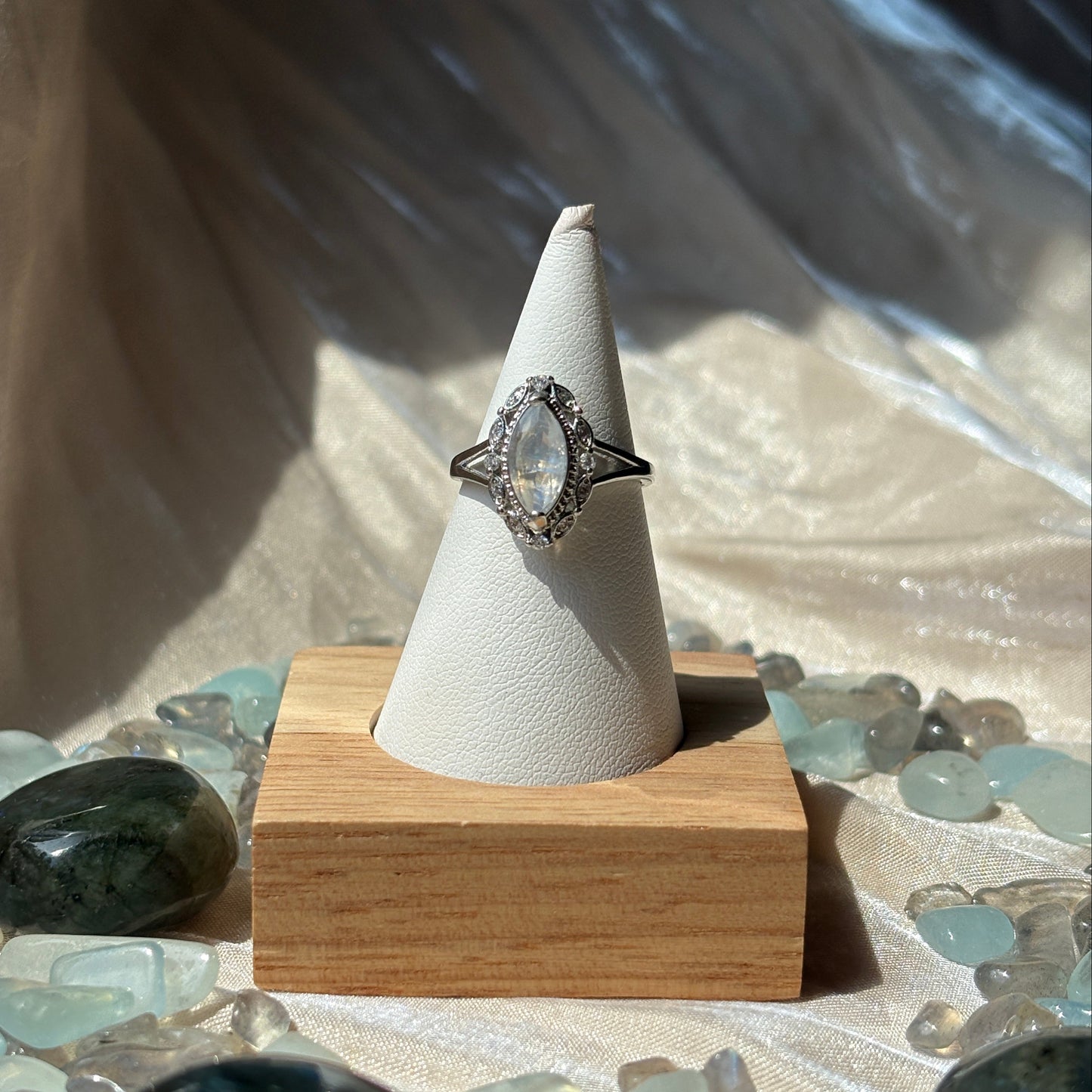 Anello con Pietra di Luna