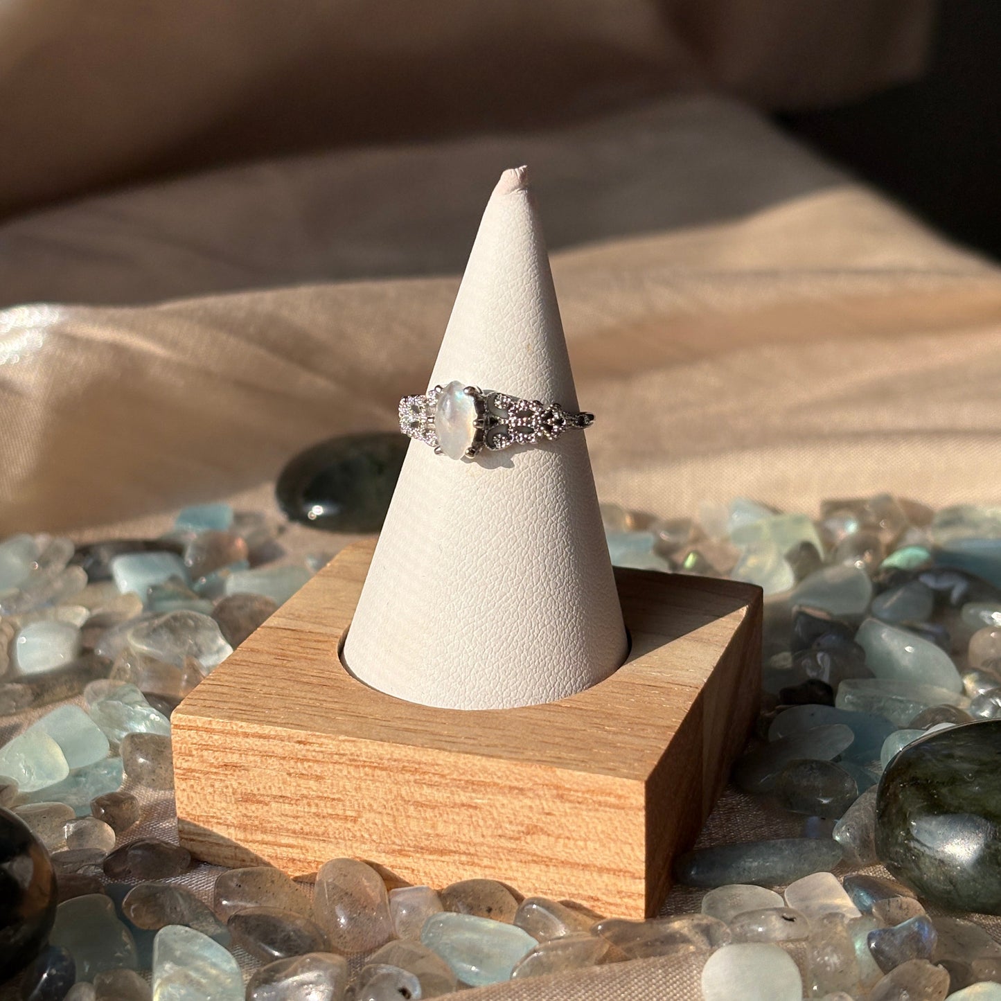 Anello con Pietra di Luna