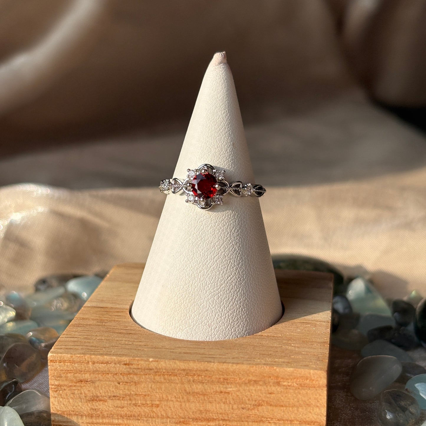 Anello con Granato