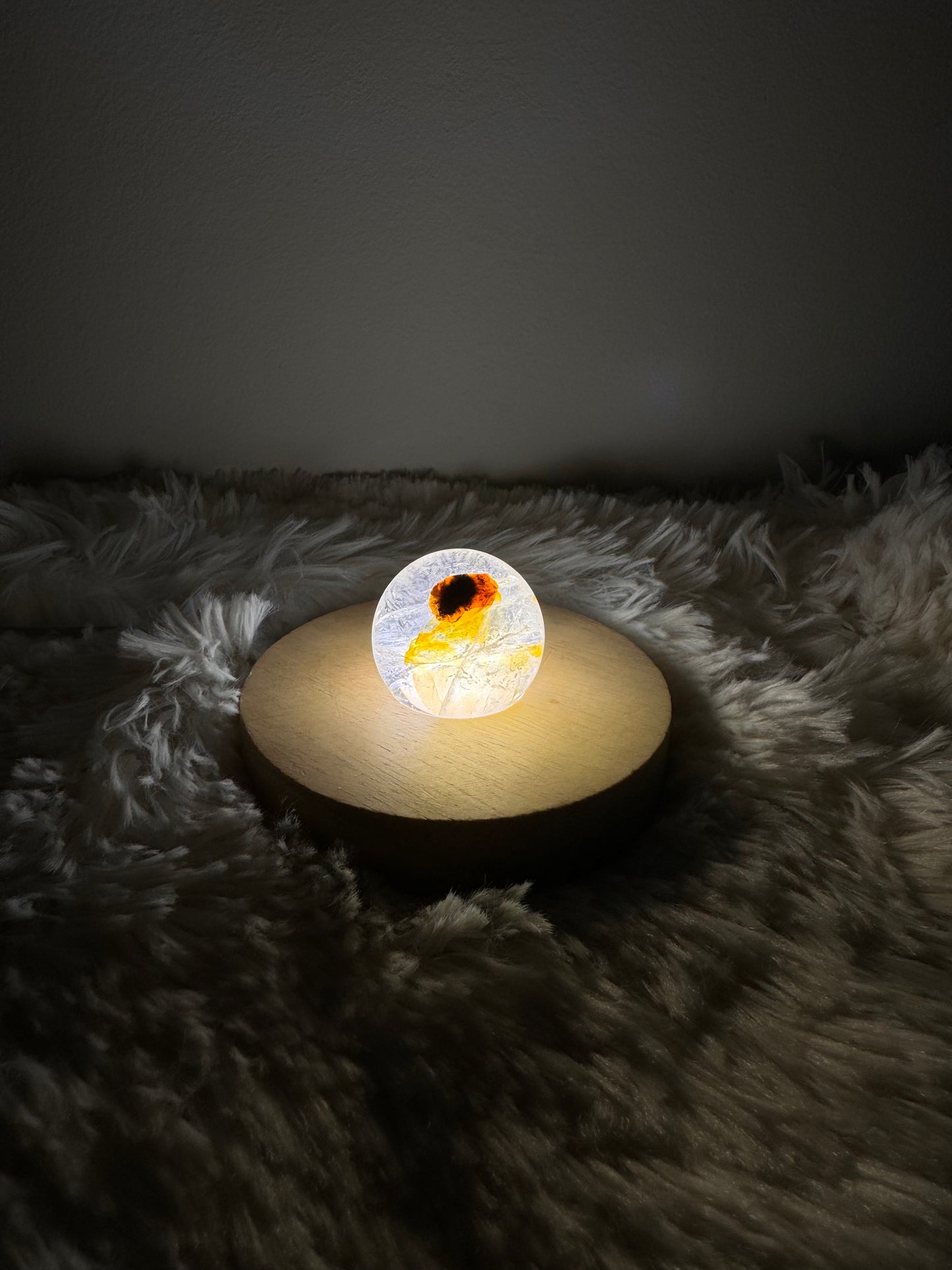 Base luminosa in legno