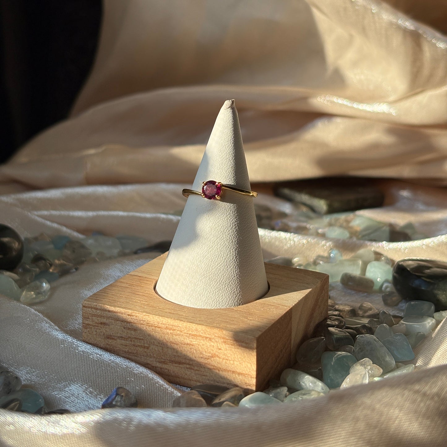 Anello con Granato 925