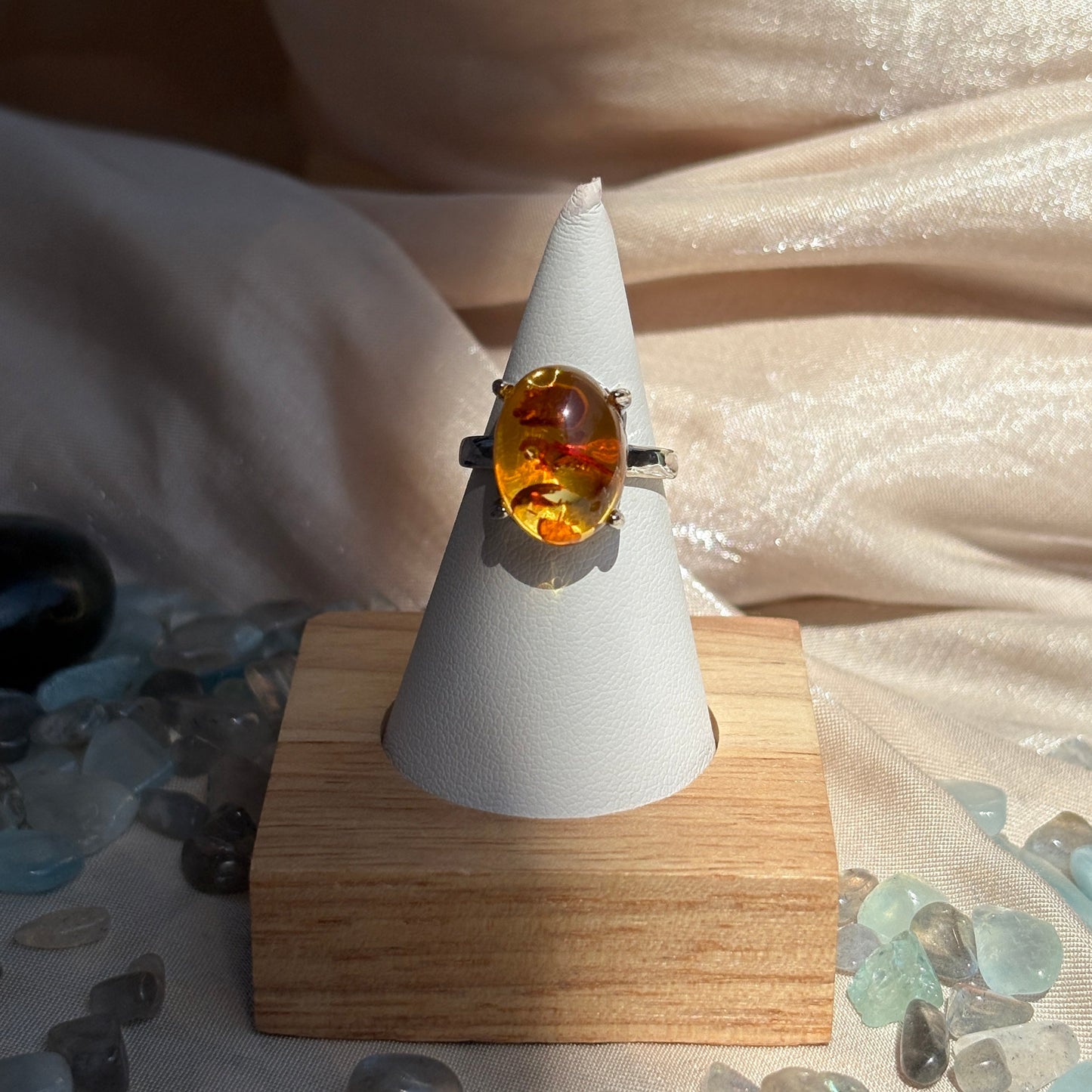 Anello con Ambra