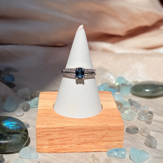 Anello con Topazio